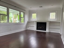 Building Photo - 1728 Mentone Ave