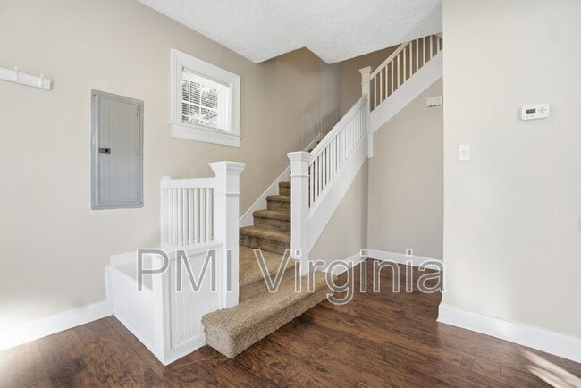 Building Photo - 630 W 36th St