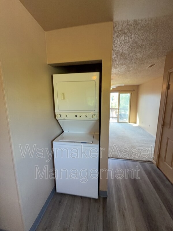 Building Photo - 1161 Mazatlan Cir