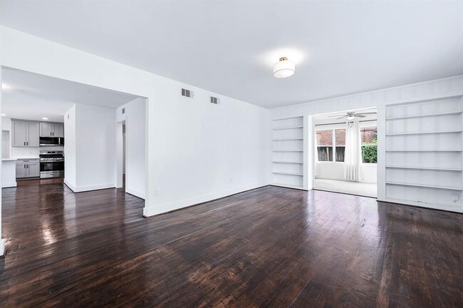 Building Photo - 4915 Jackson St