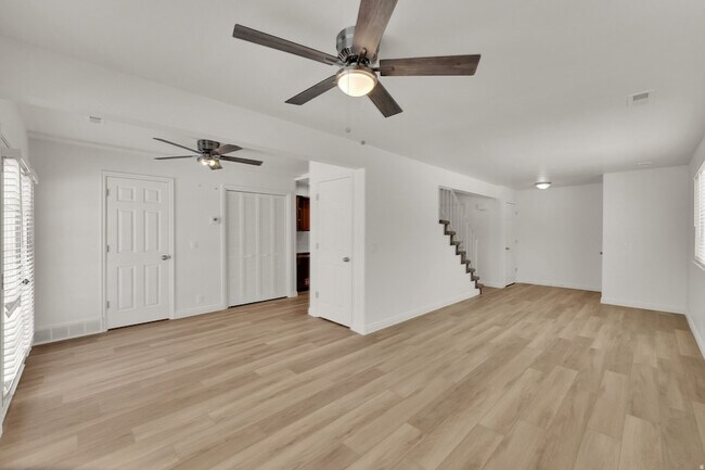 Building Photo - 7873 S Chadbourne Dr