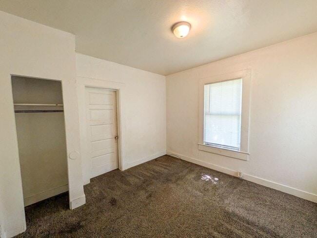 Building Photo - 1491 Brockman St