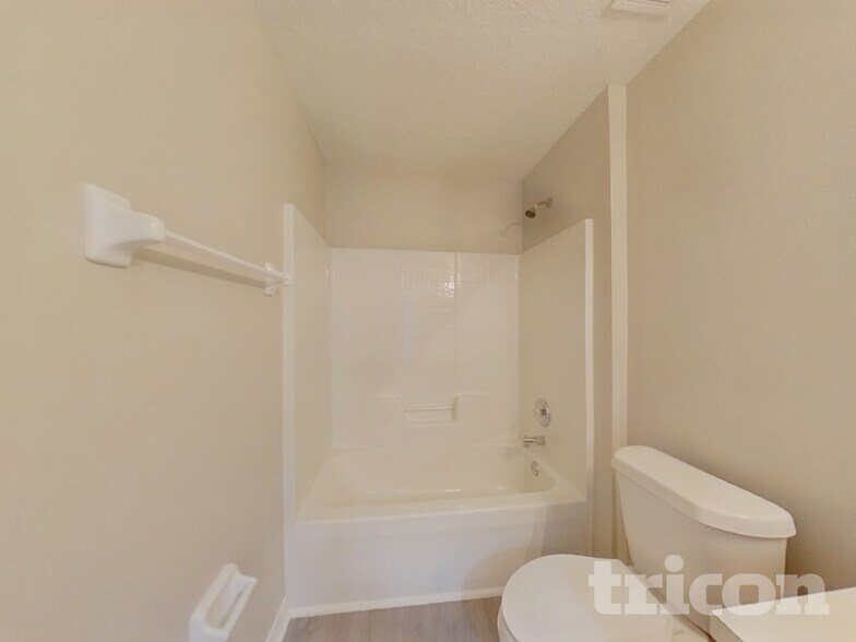 Building Photo - 1026 Sandhill St