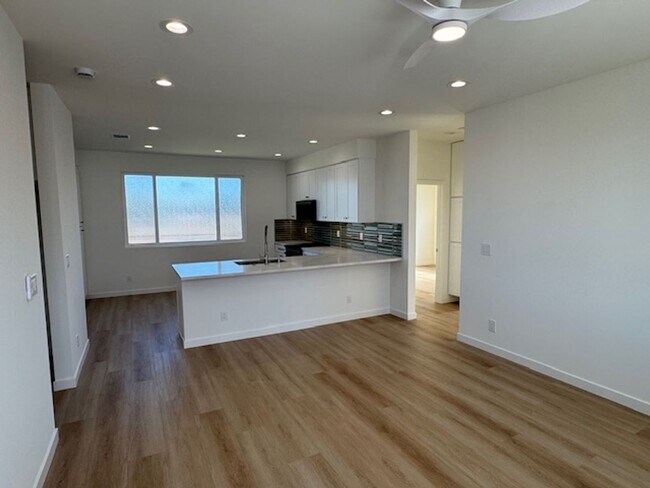 Building Photo - 6170 Briercrest Ave