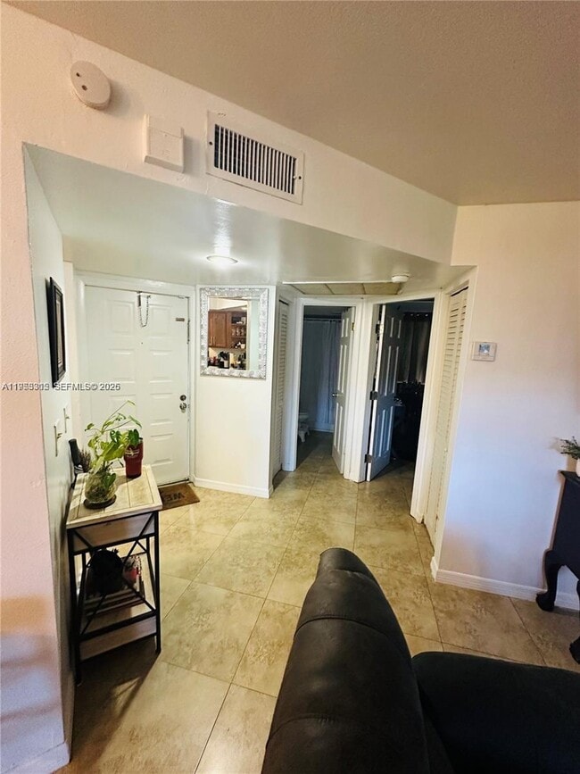 Building Photo - 1211 S Independence Dr