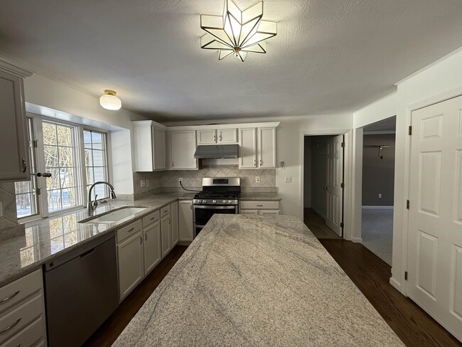 Building Photo - 149 Tinker Rd