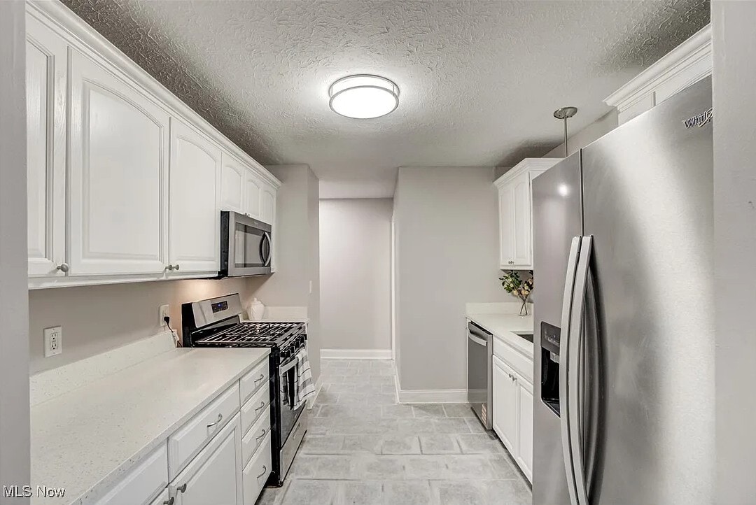 Building Photo - 38109 Poplar Dr