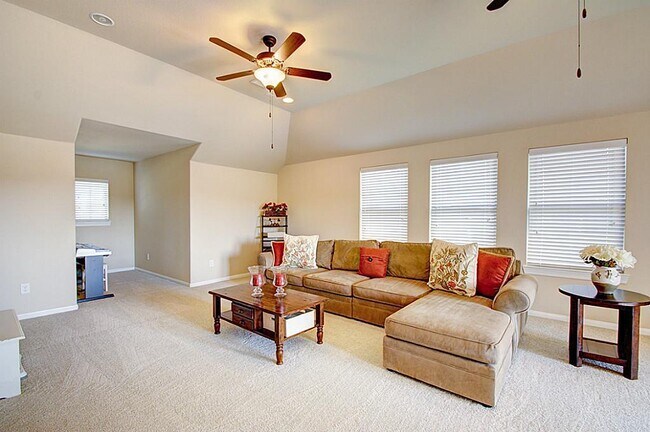 Building Photo - 10 Cayuga Pond Ct