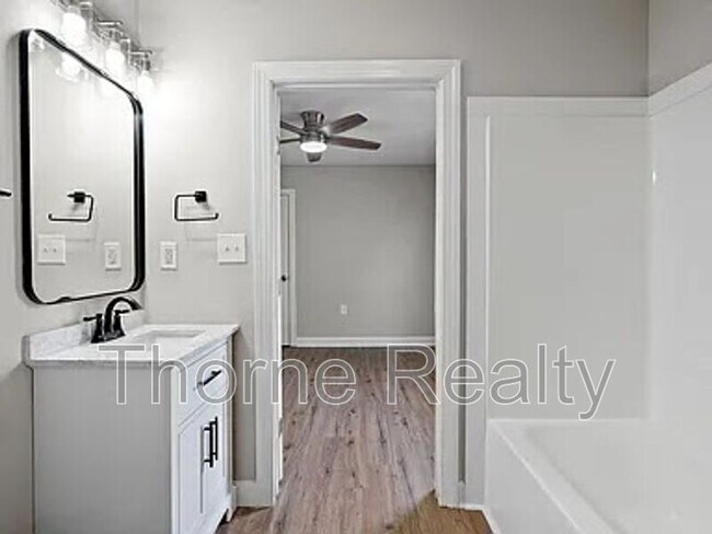 Building Photo - 2605 Shreve Rd