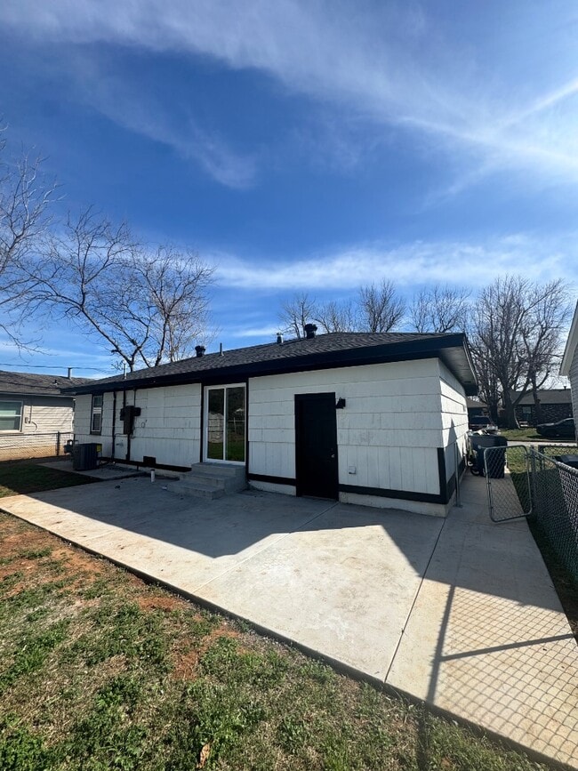 Building Photo - 2505 SW Murray Dr