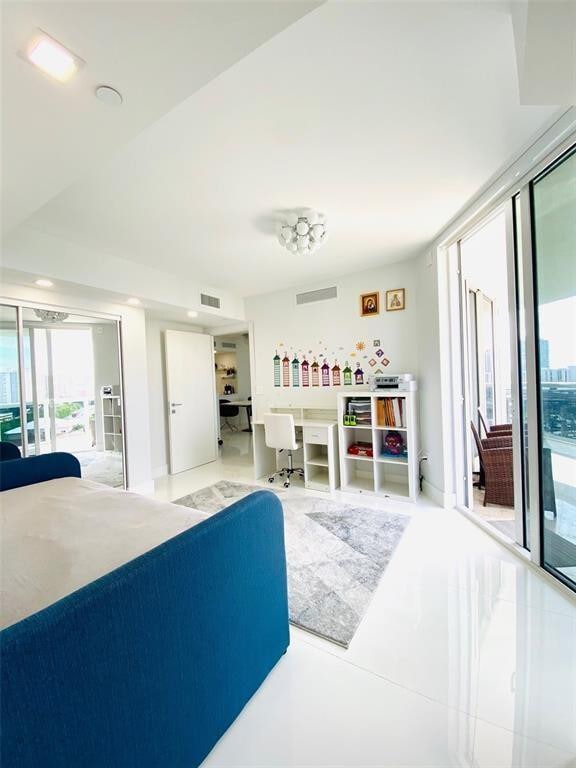 Building Photo - 17201 Collins Ave