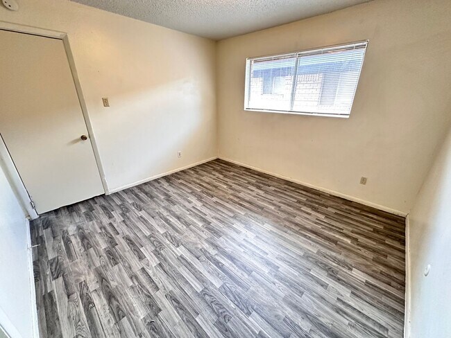 Building Photo - 3215 Morris St NE