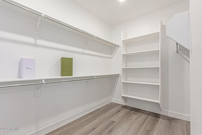 Building Photo - 18455 W Sandlewood Dr