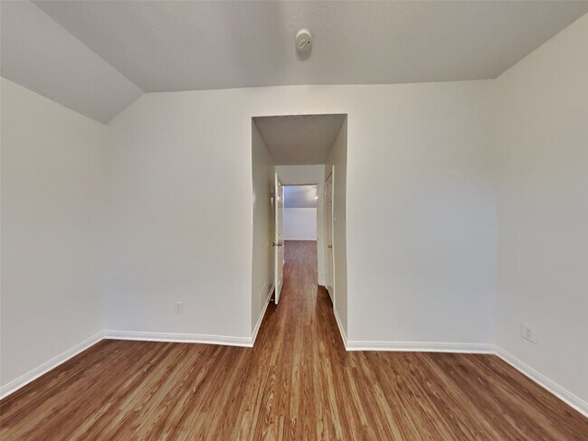 Building Photo - 4428 Blossomwood Dr