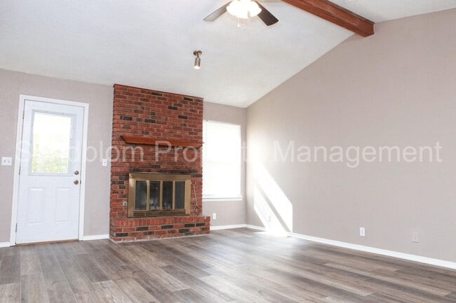 Building Photo - FOR LEASE | Owasso | Available Now!