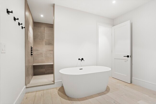 Building Photo - 3 Old Mill Ct