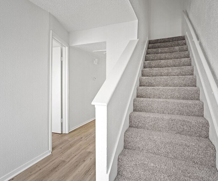 Building Photo - 2111 Holly Hall St