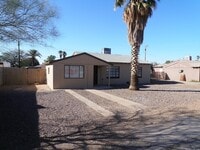 Building Photo - Silverlake Rd & Aviation Rd 3 Bedroom 1 ba...
