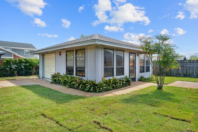 Building Photo - For Rent – Huntingdon Estates 3BR/2BA Home...