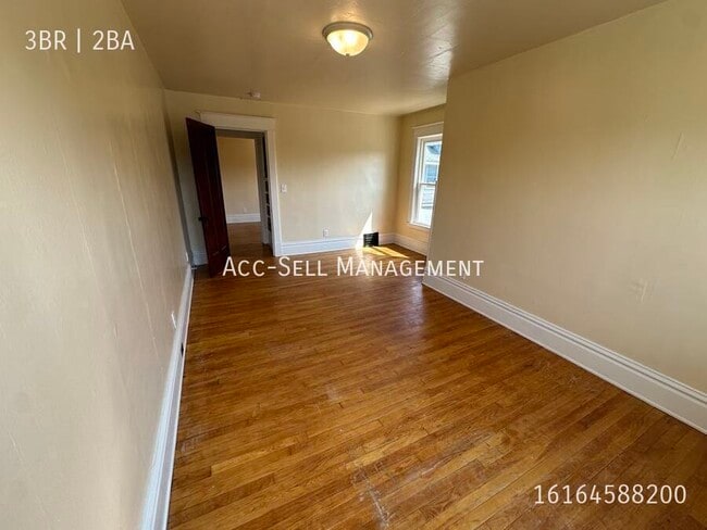Building Photo - 848 Henry Ave SE