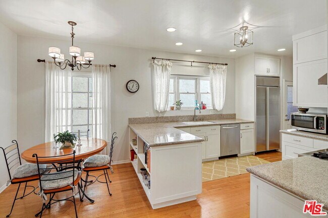 Building Photo - 10614 Le Conte Ave