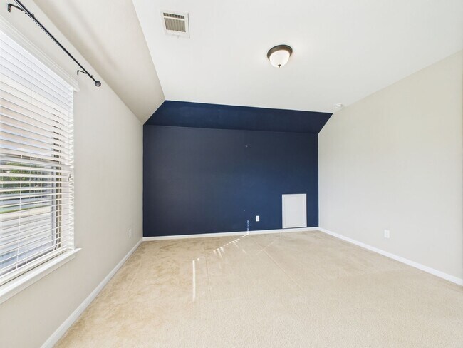 Building Photo - Sendero Springs