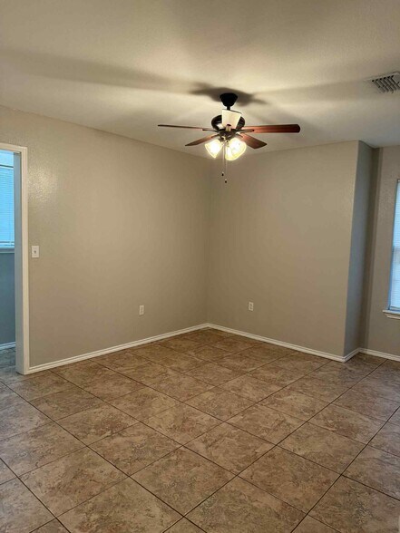 Building Photo - 205 Los Flores Ave