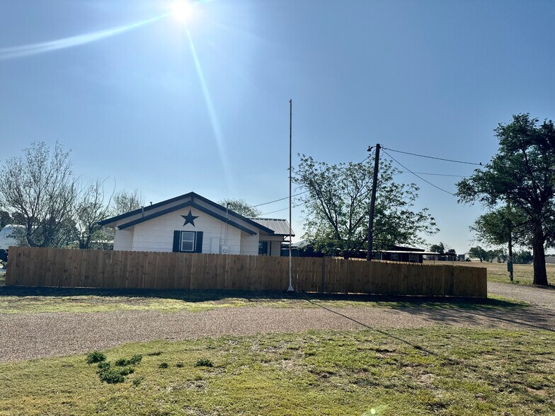 Building Photo - 7212 N County Rd 3300