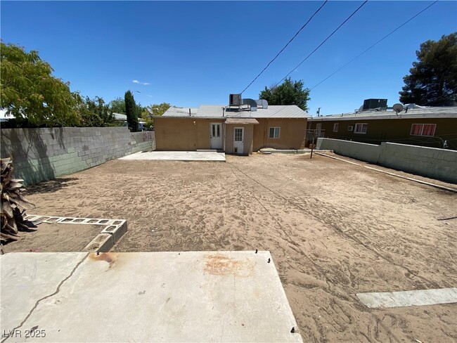 Building Photo - 221 N 19th St