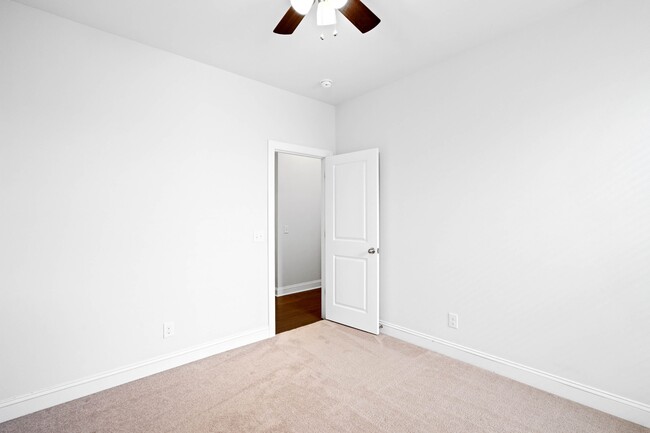 Building Photo - 3740 Sage Dr