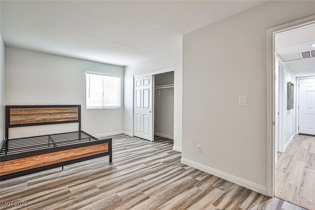 Building Photo - 5493 Indian River Dr