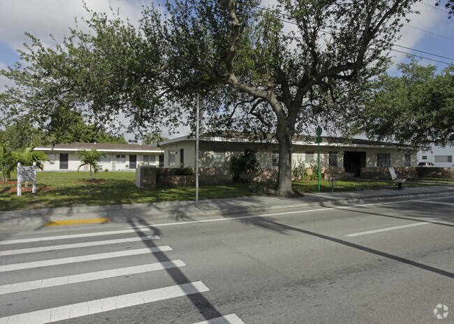 Building Photo - The Bedford Apartments