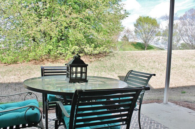 Building Photo - 7805 Renaissance Ct