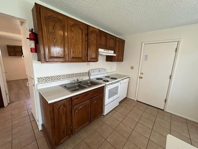 Building Photo - 1851 E University Dr