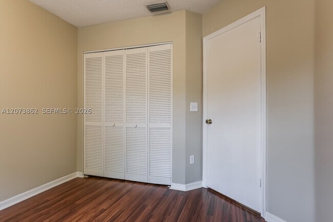 Building Photo - 576 NW 48th Ave