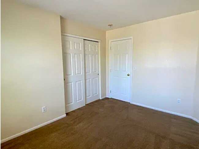 Building Photo - Spacious 4BD/2.5BA Home in Sought-After Southcreek | Cherry Creek Schools | 2-Car Garage