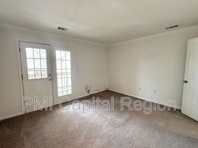 Building Photo - 13059 Shadyside Ln