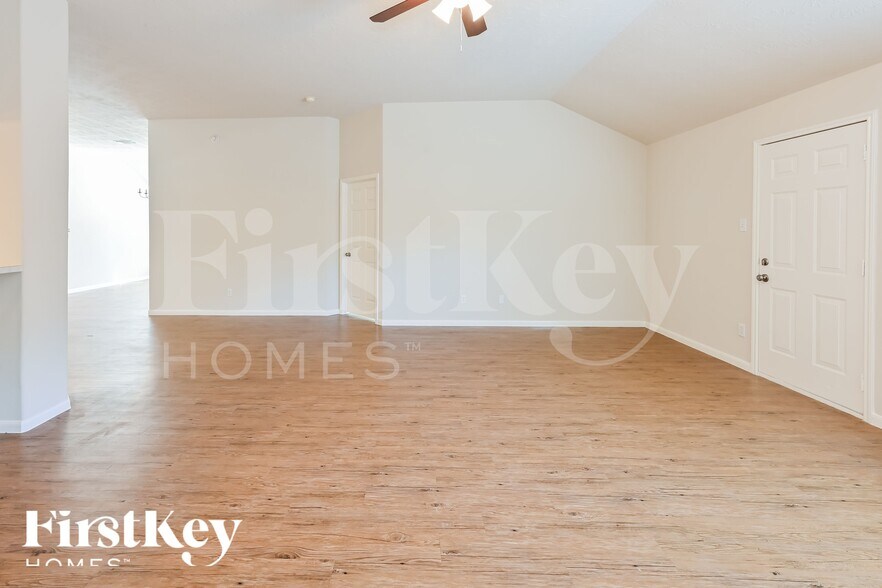 Building Photo - 2506 Fox Water Dr