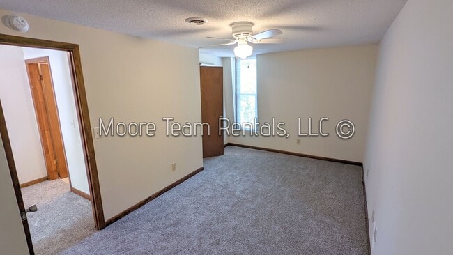 Building Photo - 109-109 Paradise Ave