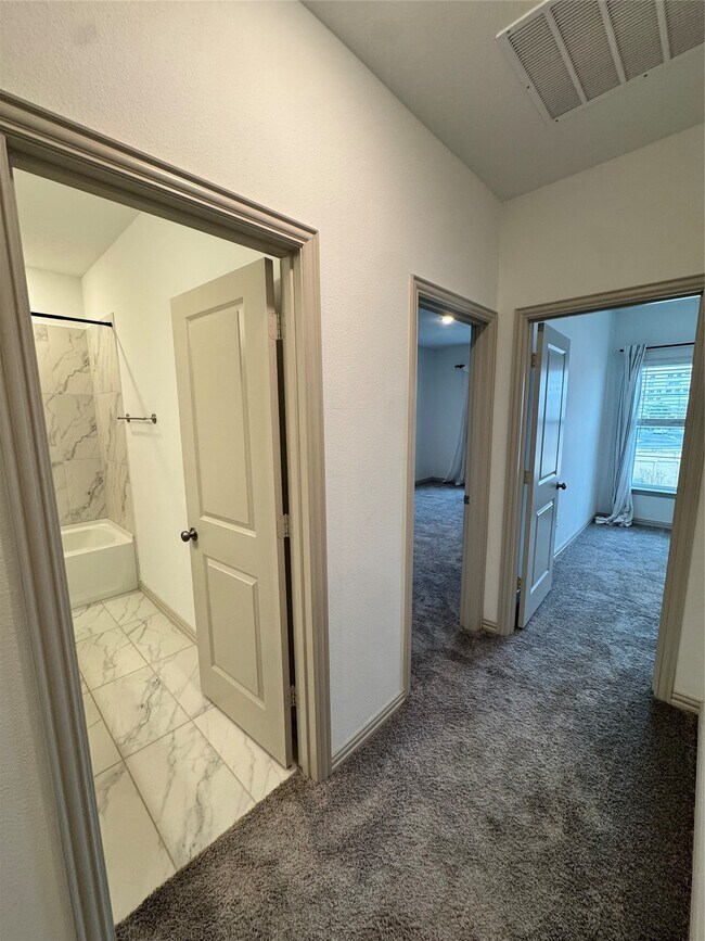 Building Photo - 4365 Union St