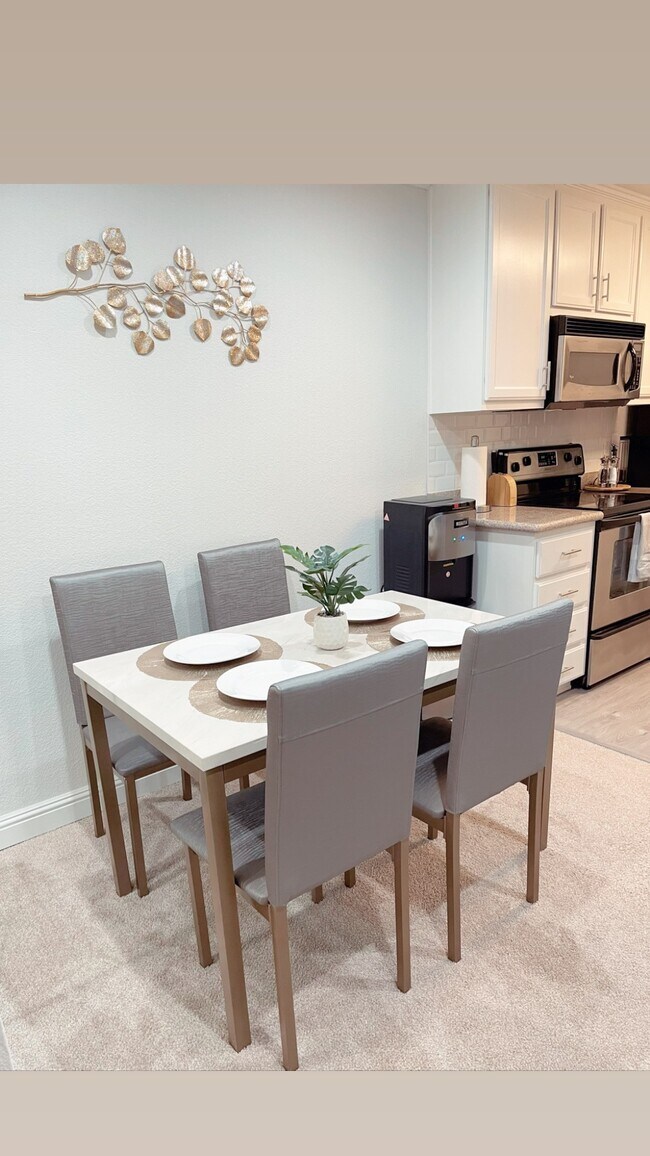 Primary Photo - 2660 Somerset Park Cir