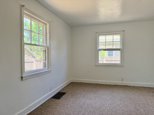 Building Photo - 2809 Bildahl St
