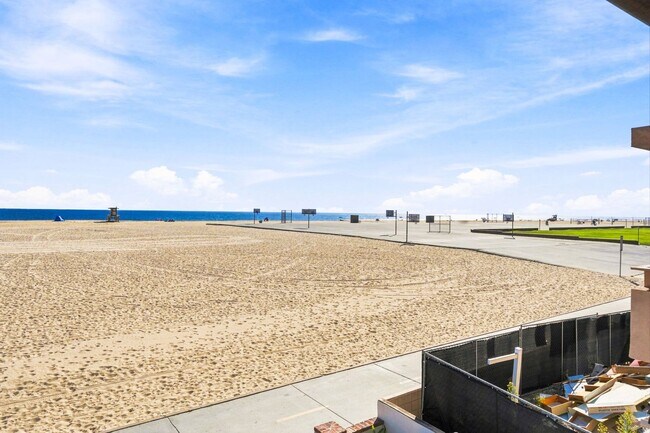 Building Photo - 1228 W Oceanfront