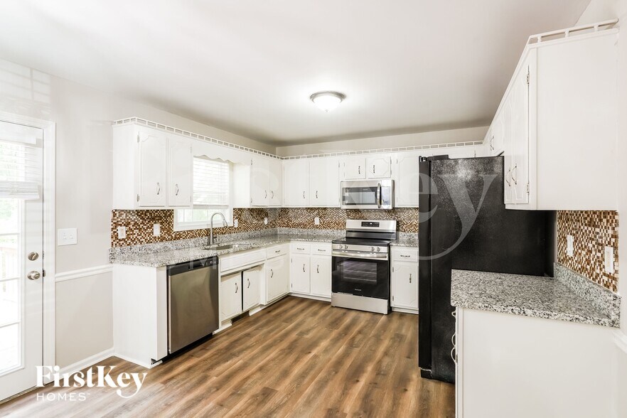 Building Photo - 2675 Elkmont Dr
