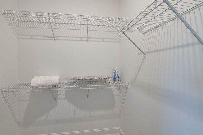 Building Photo - 4016 Bunker Dr