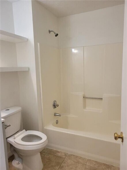 Building Photo - 2640 Bluffton Rd