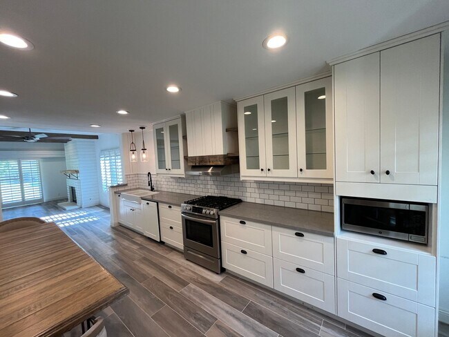 Building Photo - Long Term - 3 Bed 2 Bath in Desert Falls!