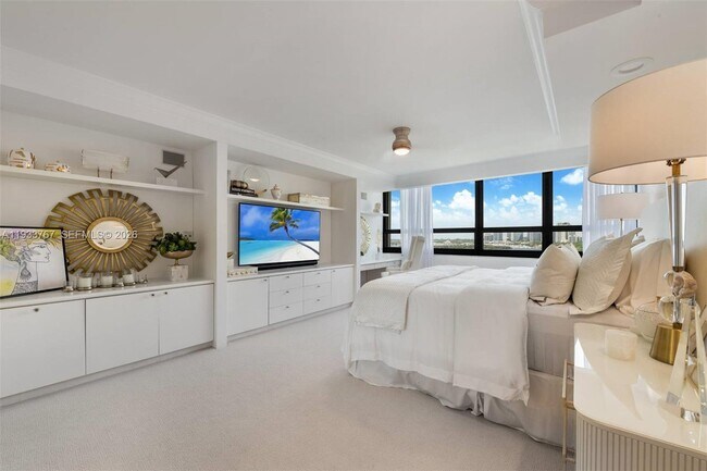 Building Photo - 1 Grove Isle Dr