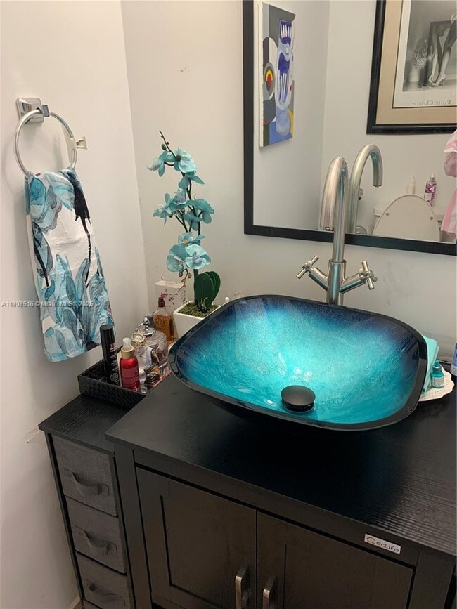 Building Photo - 3304 Virginia St