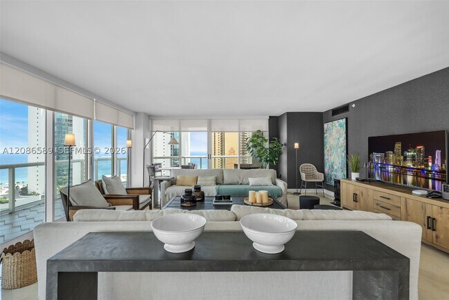 Building Photo - 16400 Collins Ave